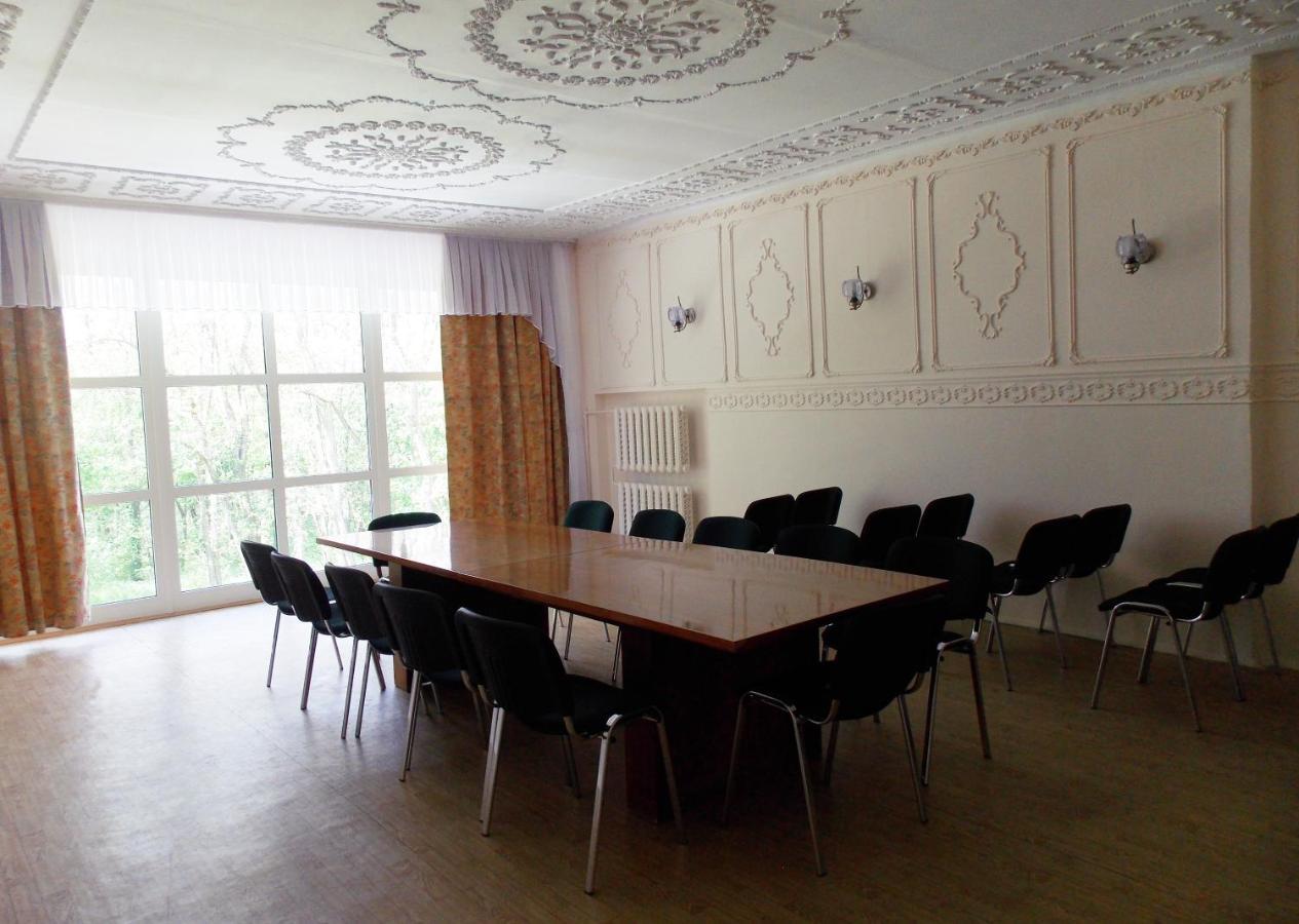Dibrova Hotell Bila Tserkva Exteriör bild